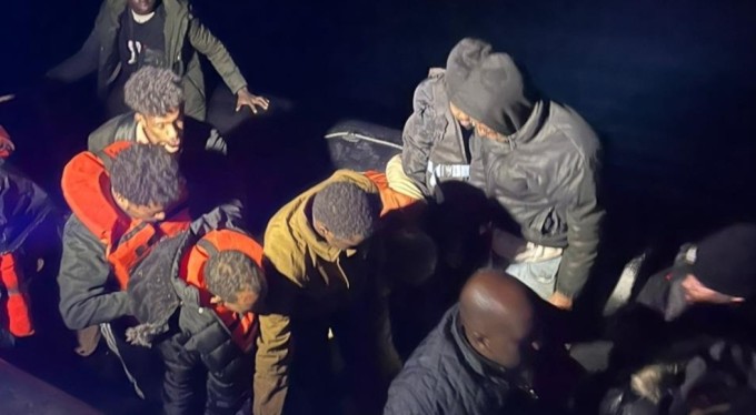 Yunanistan'ın geri ittiği 39 düzensiz göçmen kurtarıldı