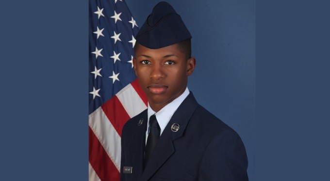 ABD'de polis, siyahi askeri 6 el ateş ederek öldürdü