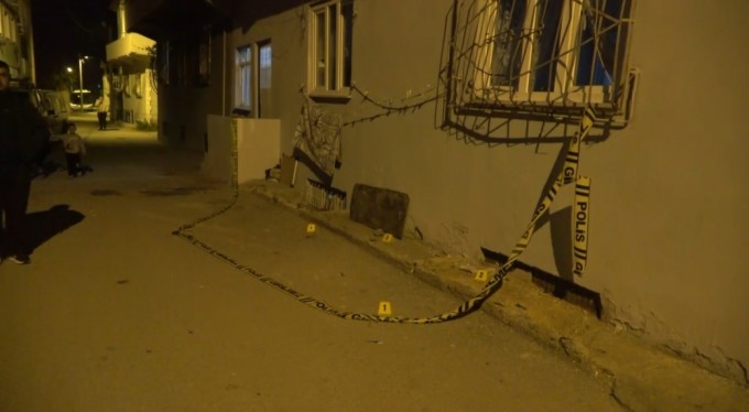 Buras'da tartıştığı husumetlisine kurşun yağdırdı