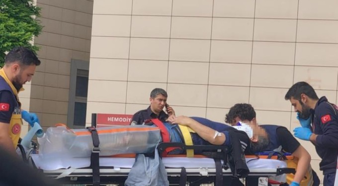 Bursa'da traktör, araçtan fırlayan sürücünün üzerinden geçti