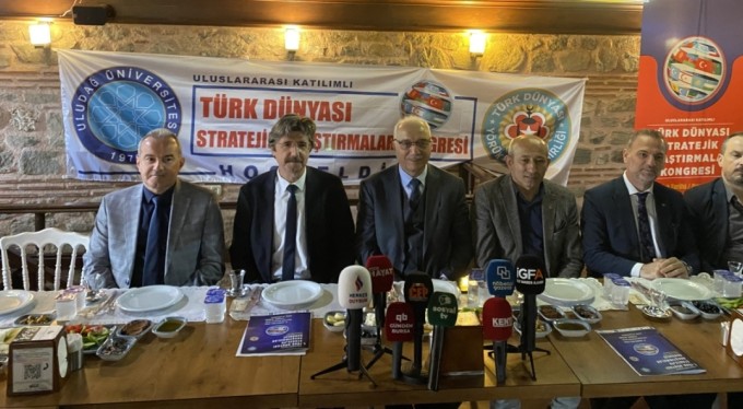 Bursa'da Uluslararası Kongre ve Uluslararası Gençlik Şöleni etkinliğinin tanıtımı gerçekleştiriliyor