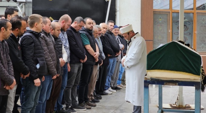 Bursa'da kuzeni tarafından yanlışlıkla vurulan 9 yaşındaki Miraç son yolculuğuna uğurlandı