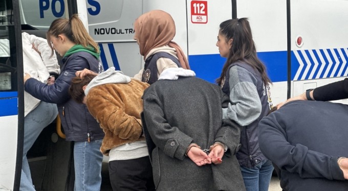Bursa'da 'çağrı merkezi' çetesine operasyon: 38 gözaltı