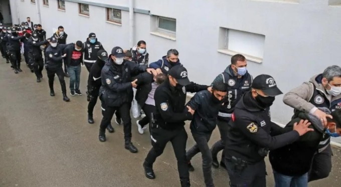Bursa merkezli 13 ilde düzenlenen 'Mahzen-46' operasyonlarında 3 ayrı organize suç örgütü çökertildi