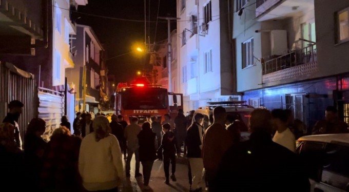 Bursa'da apartman yangını: 4 kişi dumandan etkilendi
