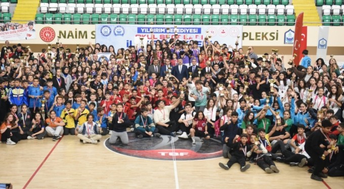 Yıldırım'da Okul Sporları İlçe Şenlikleri sona erdi