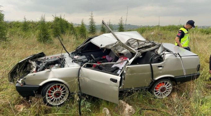 Otomobil ile tır çarpıştı: 3 yaralı