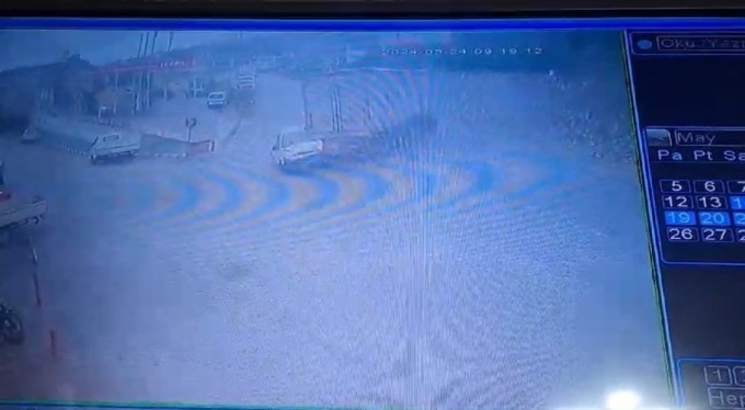 Bursa'da tır dehşet saçtı! 1'i çocuk 3 kişi hayatlarını kaybederken 4 kişide yaralandı.