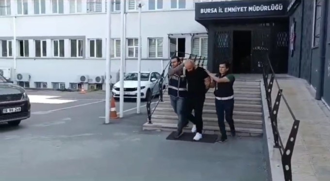 Bursa'da cezaevinden kaçan ve 41 yıl hapis cezasıyla aranan zanlı kıskıvrak yakalandı