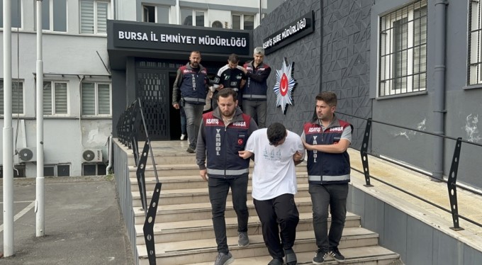 Bursa'da sahte genç kız profili açarak vatandaşları dolandıran 9 kişilik çete tutuklandı