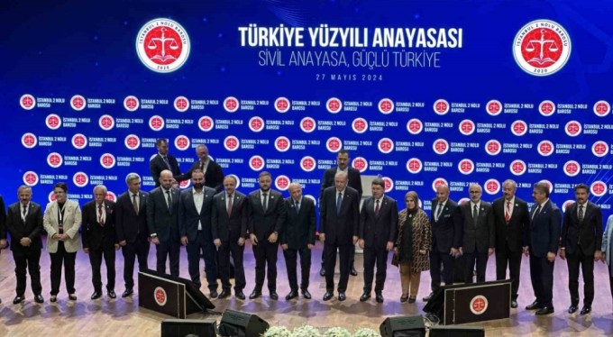 Cumhurbaşkanı Erdoğan: "Çerçevesini darbecilerin çizdiği sorunlu anayasa ile yola devam edemeyiz"