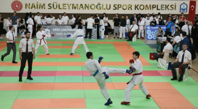 Yıldırım Belediyesi karate şampiyonasına ev sahipliği yapıyor