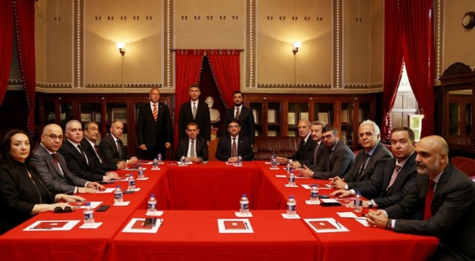 Galatasaray'da ilk yönetim kurulu toplantısı ve görev dağılımı yapıldı