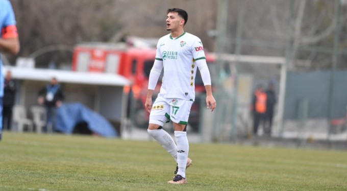 Bursaspor'un 19 yaşındaki futbolcusu Hasan Sabri Karaca futbolu bıraktı