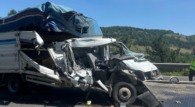 Bursa'da kamyonet kazası: 2 yaralı