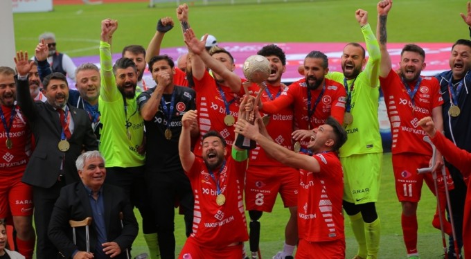 Ampute Milli Takımı, şampiyonluk kupasını aldı