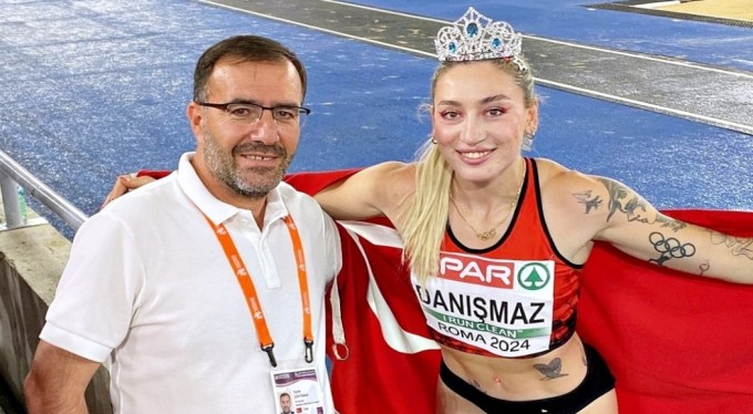 Milli atlet Tuğba Danışmaz rekor kırarak olimpiyat kotası aldı