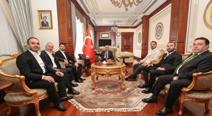 Bursaspor yönetimi, Bursa Valisi Mahmut Demirtaş'ı ziyaret etti
