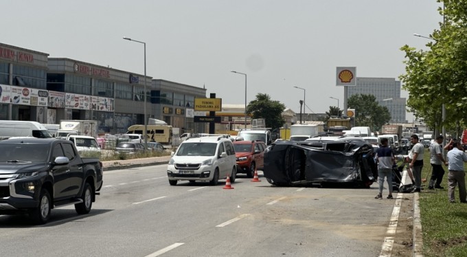 Bursa'da aracın kontrolünü kaybetti! Takla atarak karşı şeride geçti