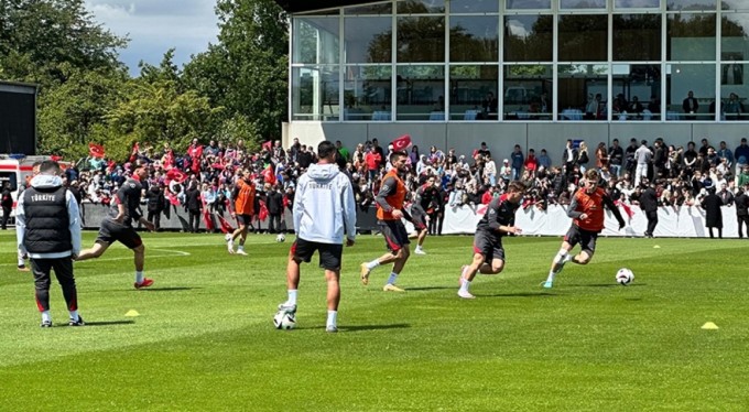 A Milli Takım, Almanya'da taraftara açık idman yaptı