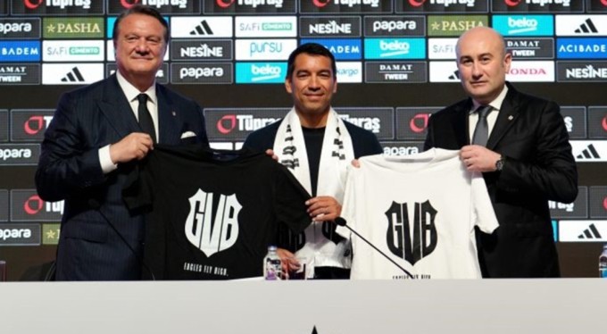 Beşiktaş, Giovanni van Bronckhorst ile sözleşme imzaladı