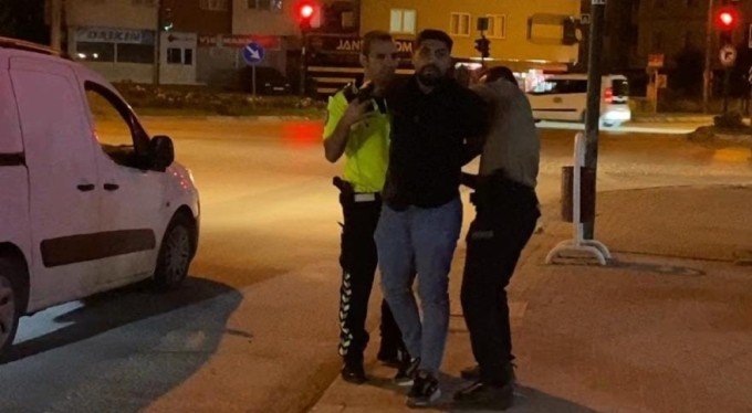 Bursa'da dur ihtarına uymadı, motosikleti bırakıp kaçtı