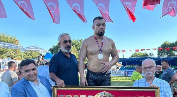 Kabulbaba Güreşleri'nde 'Zeybek' havası