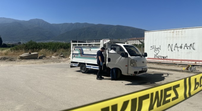 Para meselesinde silah konuştu! Bursa'da para yüzünden husumetli olduğu kişiyi kafasından vurdu