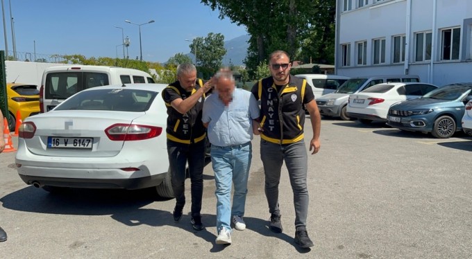 Bursa'da ticari takside gördüğü eşini ve ticari taksi şoförünü vuran koca yakalandı