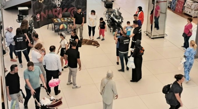 Bursa polisi vatandaşları bilgilendirdi