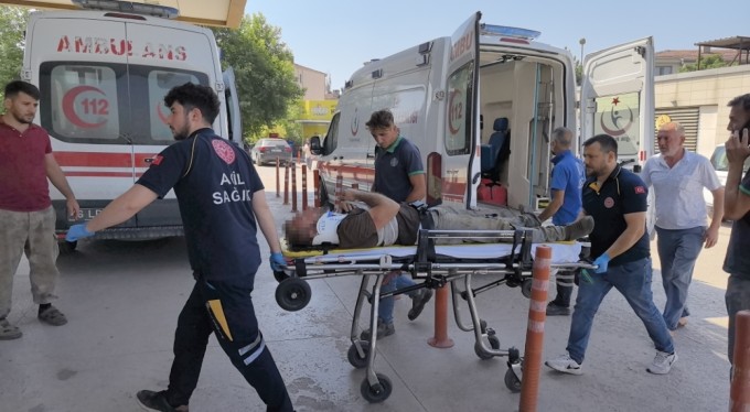 Bursa'da traktör devrildi: 1'i ağır 4 orman işçisi yaralandı