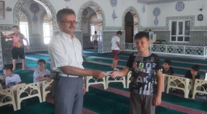 Bursa'da 11 yaşındaki Zafer'den örnek davranış