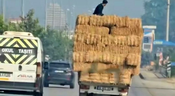 Bursa'da tehlikeli yolculuk kamerada