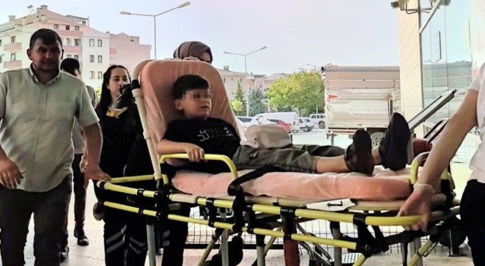 Bursa'da kepçenin çarptığı çocuğun parmağı koptu