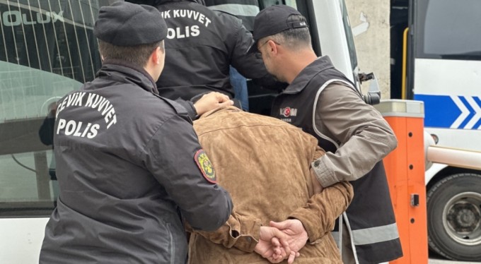 Bursa'da provokasyon yapan ve gözaltına alınan 60 şüpheliden 13'ü tutuklandı