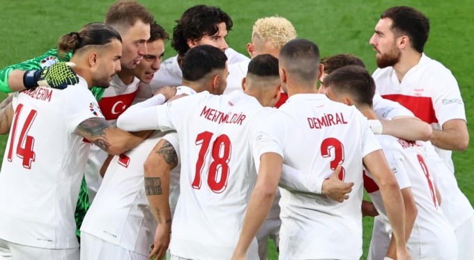 A Milli Futbol Takımı yarı final için Hollanda karşısında