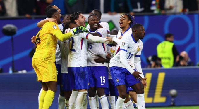 Fransa penaltılarla yarı finalde