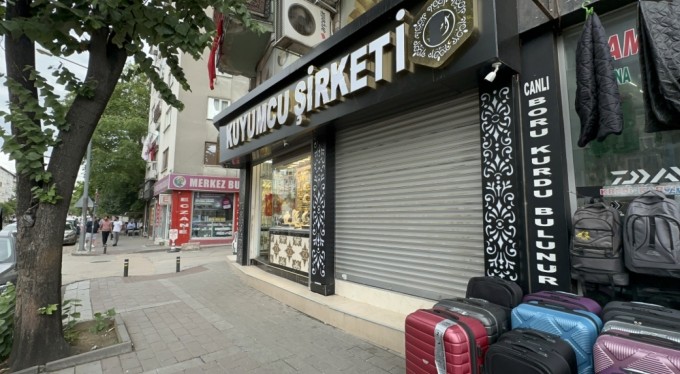 Gurbet işi vurgun! Suriyeli kuyumcu, kendi vatandaşlarından topladığı milyonlarca liralık altınlarla ortadan kayboldu