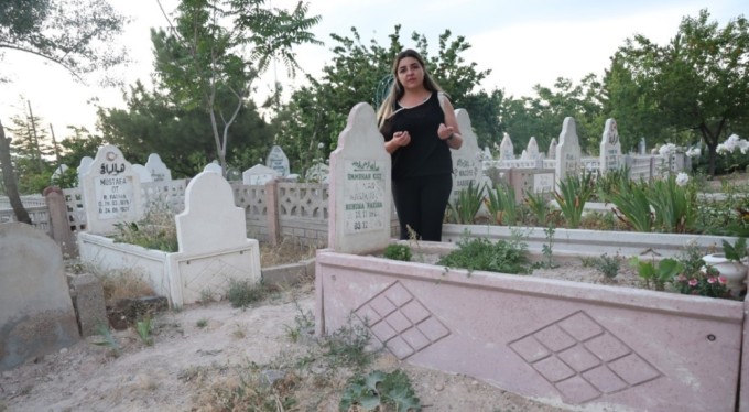 Film gibi olay! 32 yıl sonra hem kendi mezarını buldu hem de gerçek ailesini