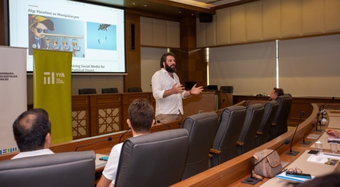 Bursa Büyükşehir Belediye personeline 'Sosyal Medya Eğitimi'