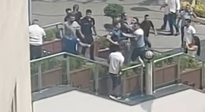 Bursa'da dava sonrası taraflar birbirine girdi