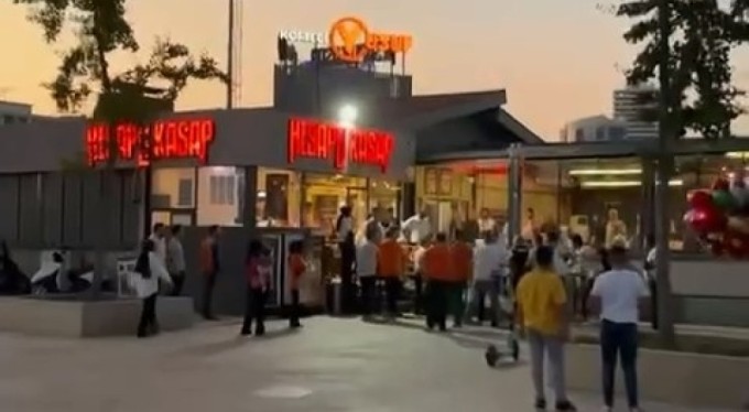 Bursa'da kasiyer ile vatandaş birbirine girdi