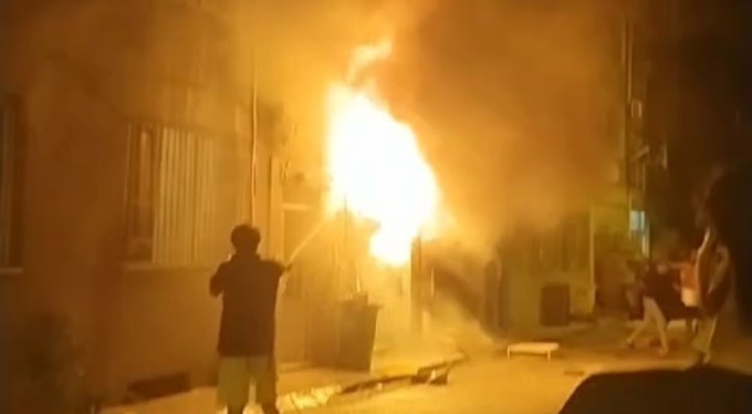 Bursa'da alevli gece! 4 katlı binadakiler korku dolu anlar yaşadı