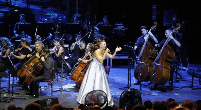 Şevval Sam ve Pera Flarmoni Orkestrasından unutulmaz konser