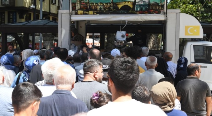 Osmangazi'de 15 Temmuz şehitleri için lokma ikramı