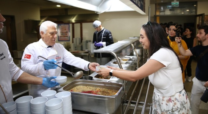 Aşure kazanları birlik ve beraberlik için kaynadı