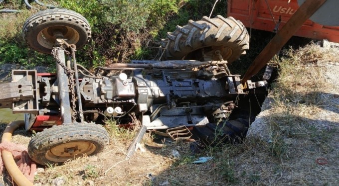 Bursa'da sulama kanalına devrilen traktörün 20 yaşındaki sürücüsü öldü