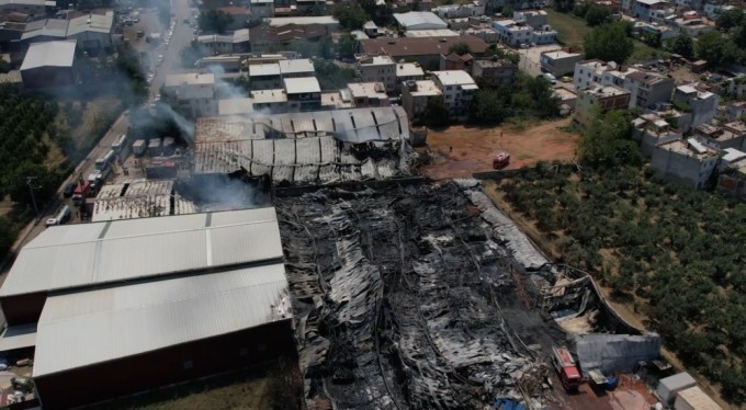 Bursa'da yanan fabrikalar havadan dron ile görüntülendi