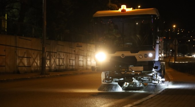 Bursa Büyükşehir'den daha temiz bir Bursa için gece mesaisi