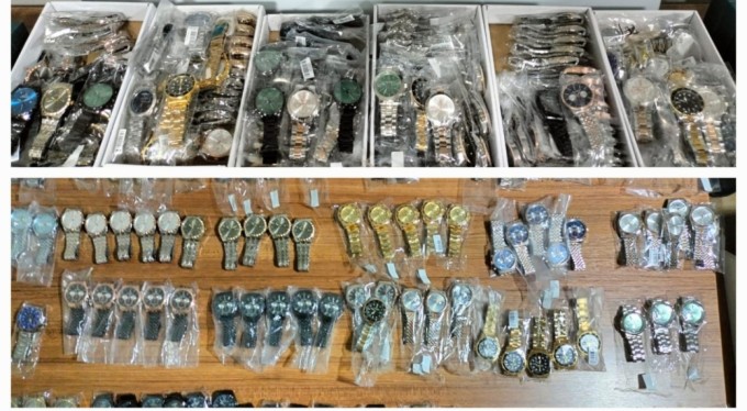 Bursa'da 100 bin liralık kaçak elektronik saat ele geçirildi